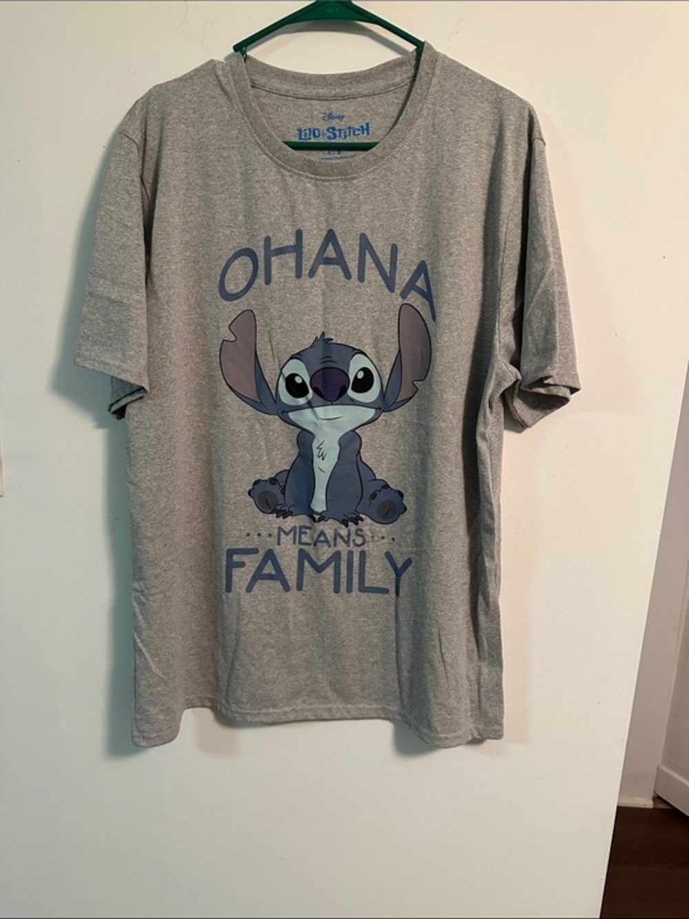 Lilo& Stitch Disney T -Shirt OHANA Size Large